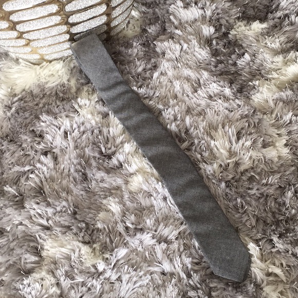 JNJ Stella Necktie - Picture 2 of 6